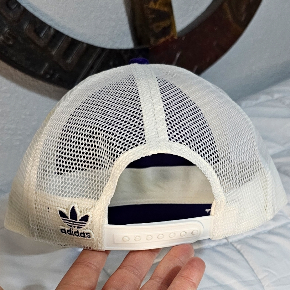 Women's VINTAGE Adidas Mesh Snapback Hat - Picture 4 of 9